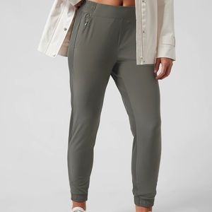 NWOT Athleta Brooklyn jogger